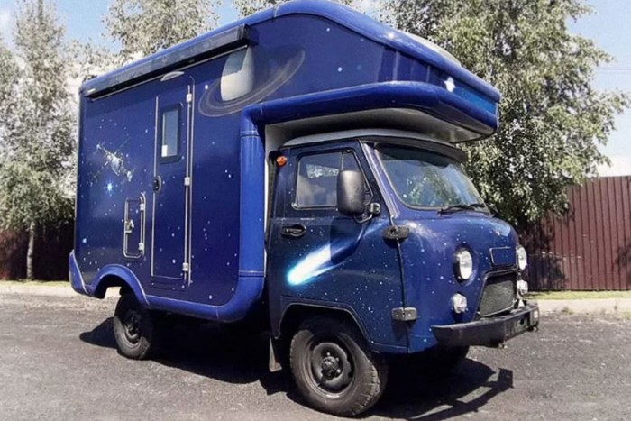 Űrutazásra csábít ez a puttonyos UAZ