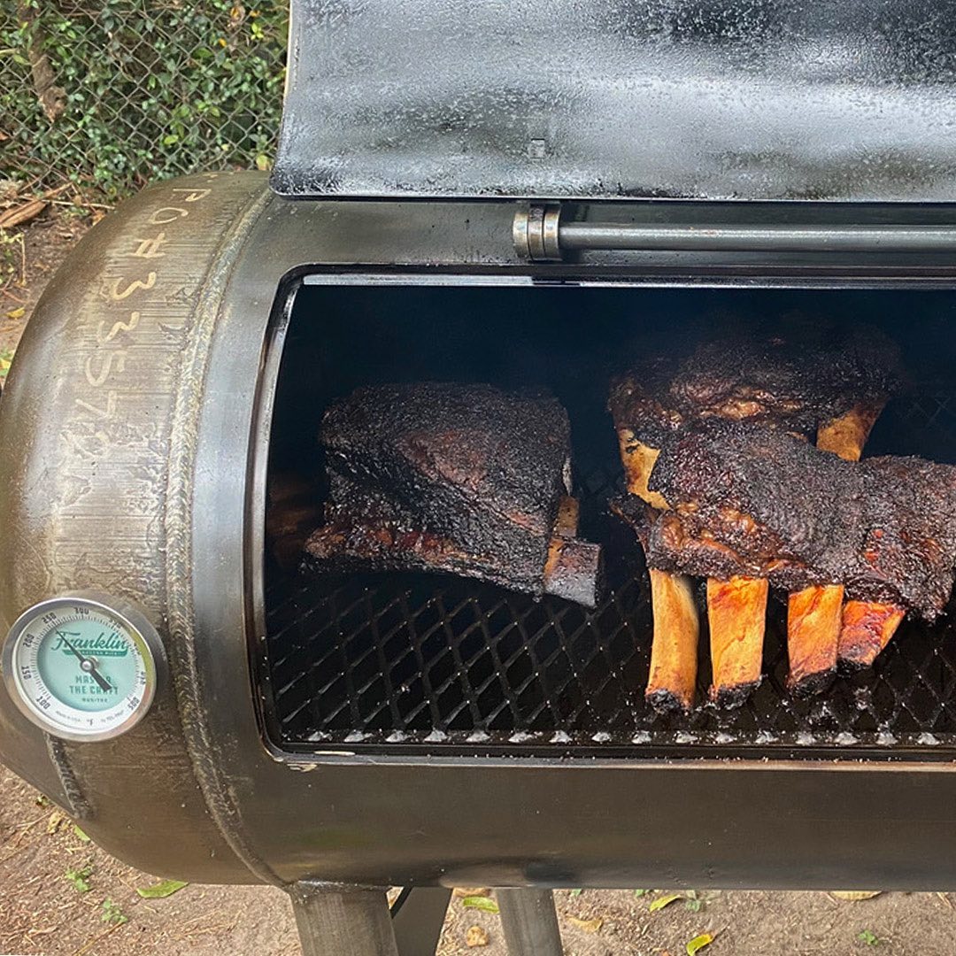 Ez a legmenőbb BBQ-sütő, amit ránézésre a szomszéd lakatos dobott össze 2 Ez a legmenőbb BBQ-sütő, amit ránézésre a szomszéd lakatos dobott össze 2