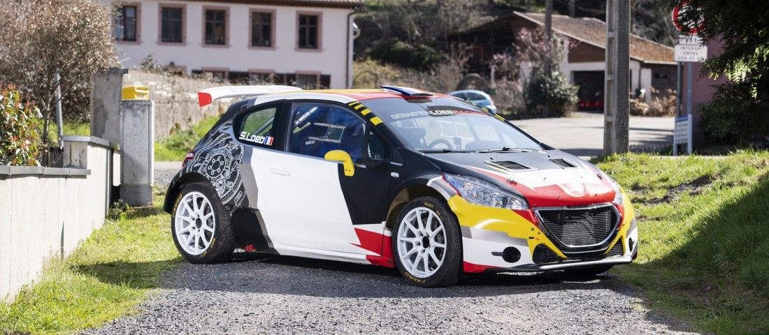 Megválik versenyautójától Sébastien Loeb