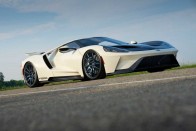 Ennél retróbb Ford GT-t nem lehet csinálni 30