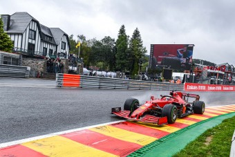 F1: Megúszta a büntetést a szabálytalan Ferrari