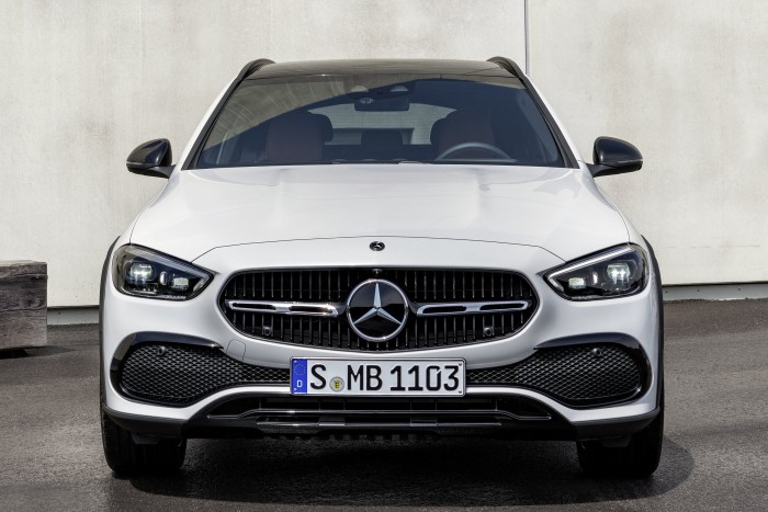 Terepkombival bővít a Mercedes C-osztály 7