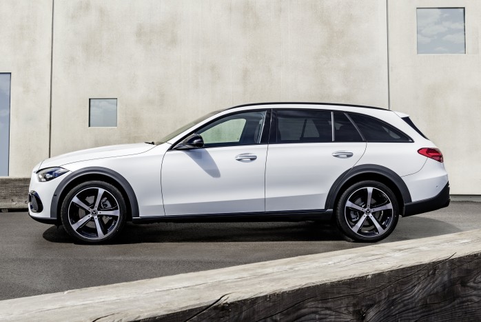 Terepkombival bővít a Mercedes C-osztály 6