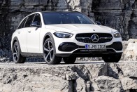 Terepkombival bővít a Mercedes C-osztály 2