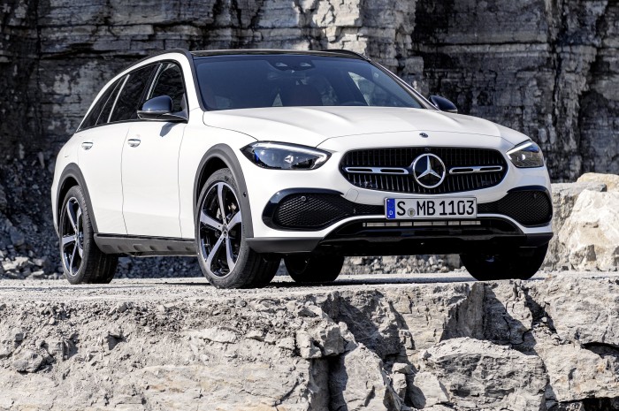 Terepkombival bővít a Mercedes C-osztály 1