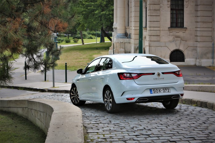 Szolgalelkű – Renault Megane GC 13
