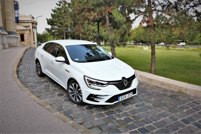 Szolgalelkű – Renault Megane GC 6
