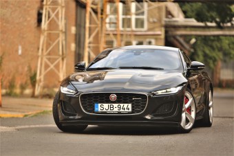 Emelt fővel egyenesen a pokolba – Jaguar F-Type