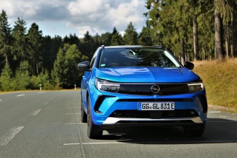 Teljes hasonulás, de a lényeg maradt