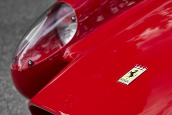 Villanymotoros törpeautó a Ferraritól