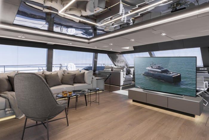 Bárkit felenged a jachtjára a teniszcsillag 7