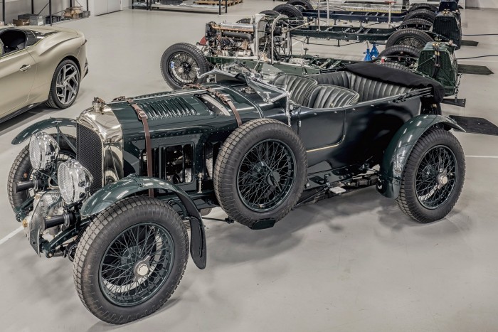 Vadonatúj, 90 éves autót épített a Bentley