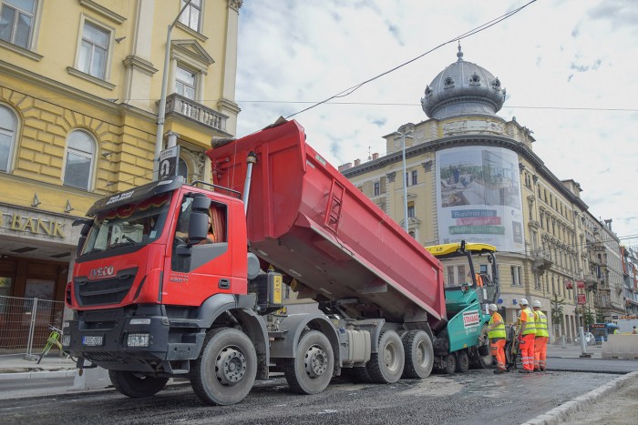 Közlekedési könnyítés jön a Blaha Lujza téren
