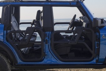 Csontvázig csupaszították ezt a terepjárót