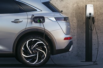 Csak villanyautót fog gyártani a DS