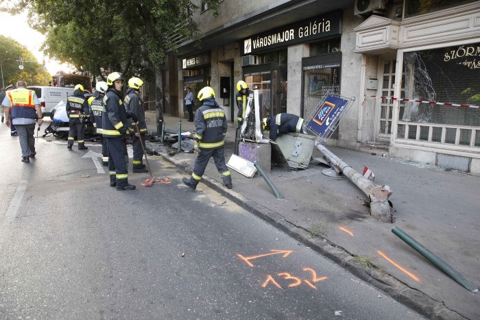 Elég csúnyán lenullázta a környéket egy Porsche Budapesten 4 | Vezess Elég csúnyán lenullázta a környéket egy Porsche Budapesten 4
