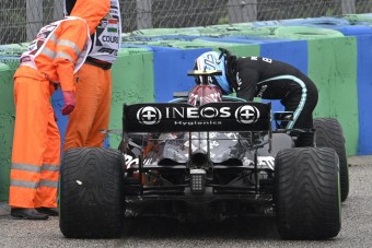 F1: Itt a döntés, büntettek a tömegbaleset miatt