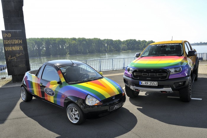 Frappánsan reagált a Ford a gyűlöletbeszédre 6