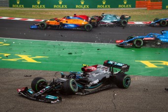 F1: Olcsón megúszta a kuglizást Bottas