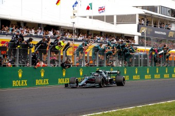 F1: Nem törődnek bele Vettel kizárásába