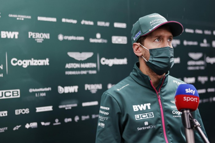 F1: Nem hallgattak Vettelre, káromkodva borult ki 2 F1: Nem hallgattak Vettelre, káromkodva borult ki 2