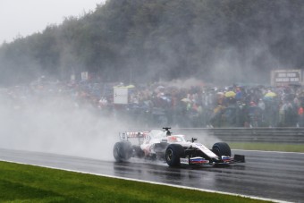 Eltörölnék az esős versenyeket a Forma-1-ben