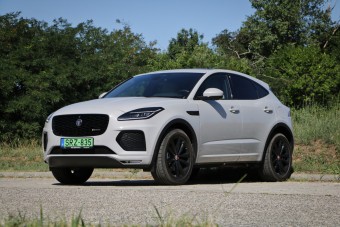 Súlyos luxus és három henger egy Jaguarban