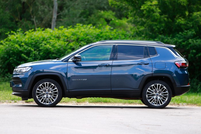 Kívül-belül csodás, de nagyon hisztis – Jeep Compass teszt 93 Kívül-belül csodás, de nagyon hisztis – Jeep Compass teszt 93