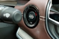 Kívül-belül csodás, de nagyon hisztis – Jeep Compass teszt 71