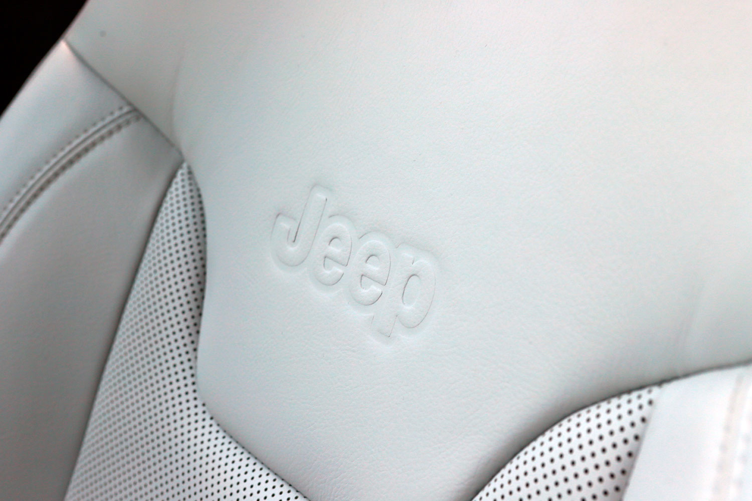 Kívül-belül csodás, de nagyon hisztis – Jeep Compass teszt 39