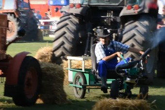 A rotációs kapákhoz szóló magyar himnusz tökéletes arra, hogy lezárjuk a munkahetet