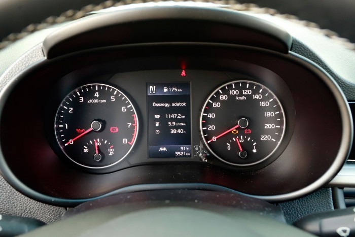 Lehet egy pedállal kevesebb? – Kia Picanto 73 Lehet egy pedállal kevesebb? – Kia Picanto 73
