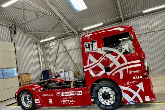 Ezért kellett változtatni Kiss Norbi versenygépén