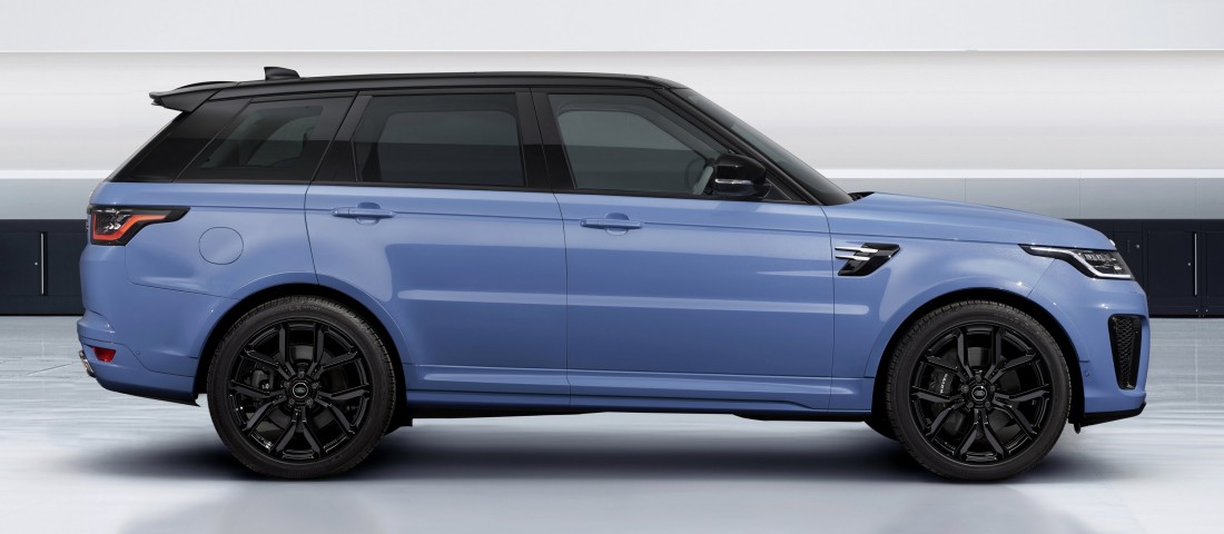 Üveggel fényezték le ezt a luxusautót