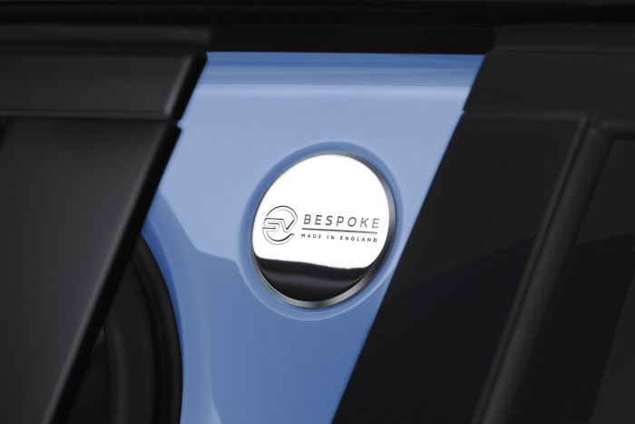 Üveggel fényezték le ezt a luxusautót 6