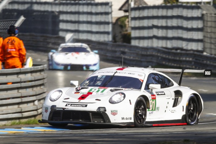 Elképesztő terhelést kapnak a versenyautók Le Mans-ban 7