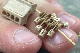 Körömpiszoknyi V8-as motort építettek