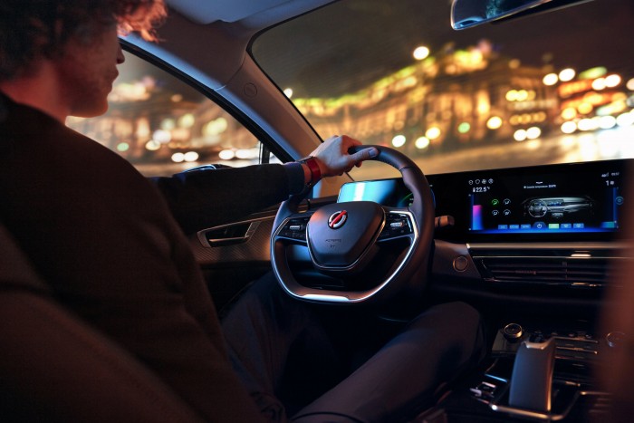 Elektromos taxit fejleszt a Renault-csoport 6 | Vezess Elektromos taxit fejleszt a Renault-csoport 6