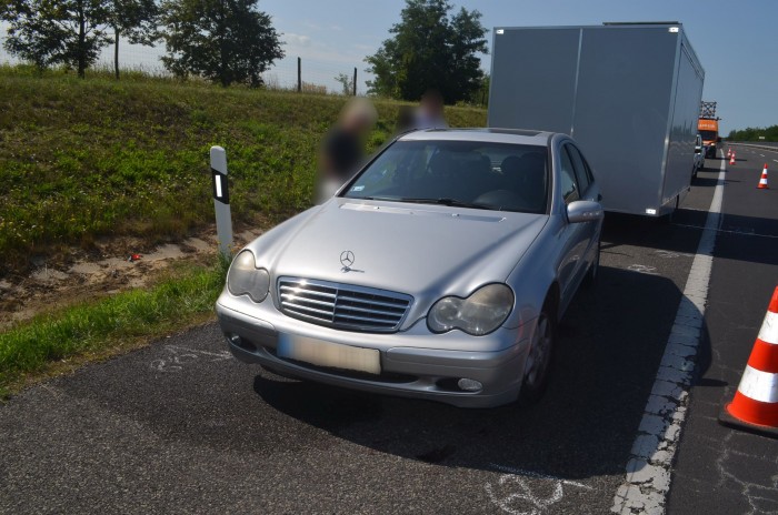 Kamionos hajtott át egy férfi lábán az M7-esen