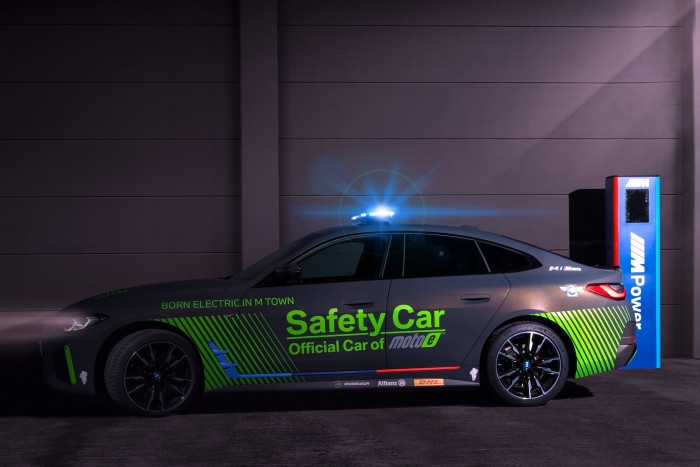 Motorsport szerepben a BMW villanykupéja 6