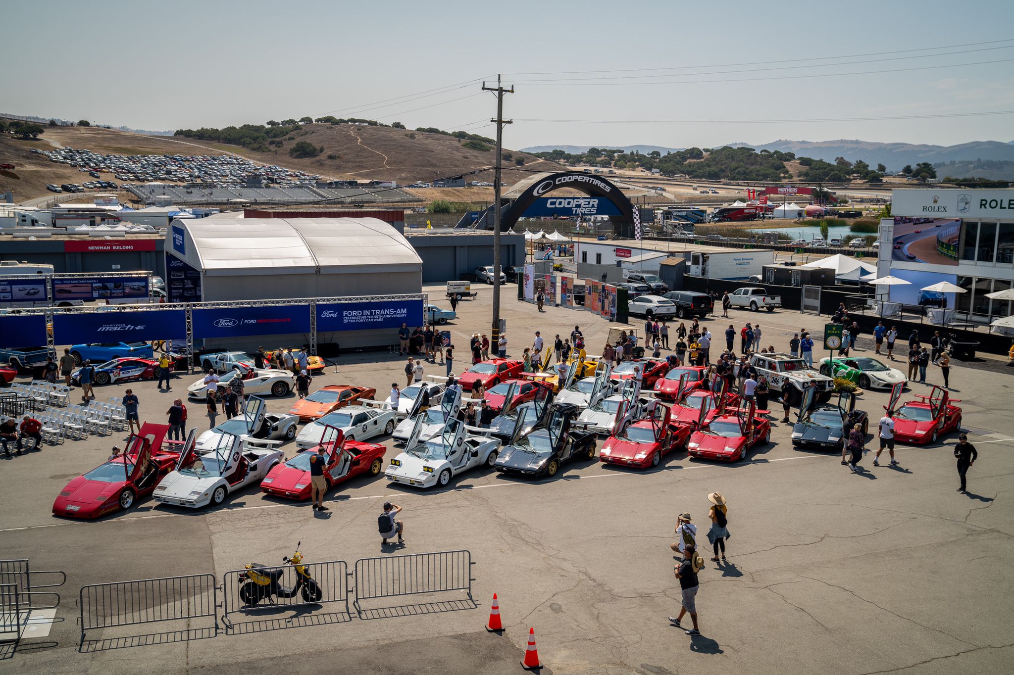 22 Countach vonult fel egyszerre a modell 50. évfordulóján 11