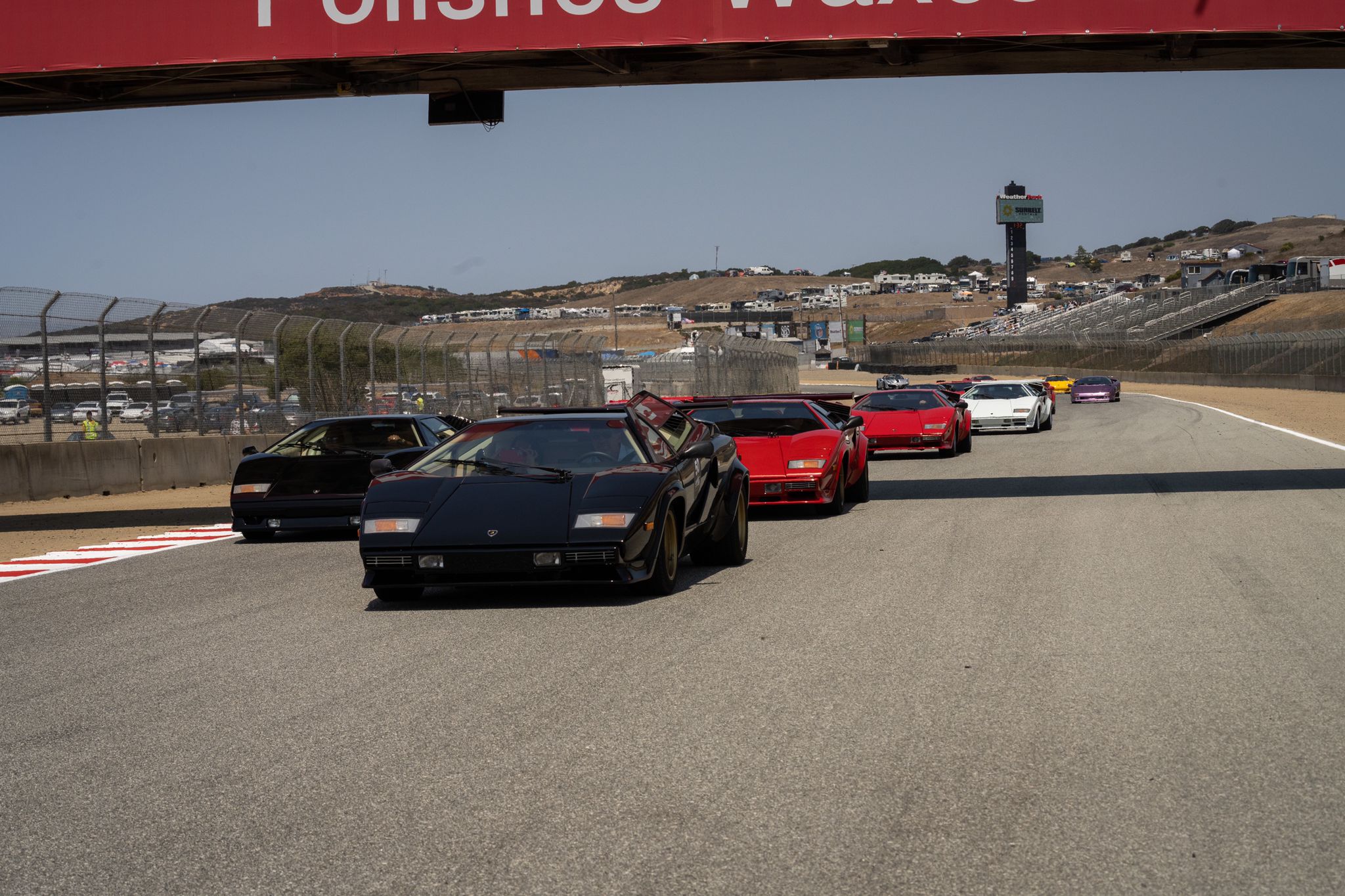 22 Countach vonult fel egyszerre a modell 50. évfordulóján 12