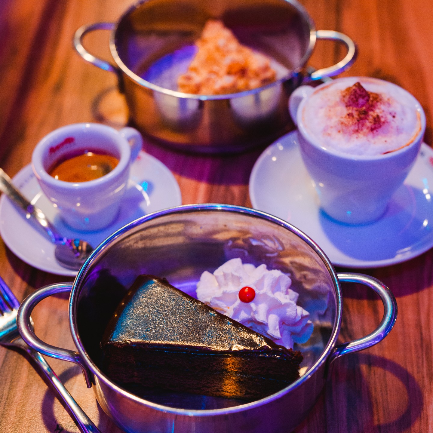 Hullámvasútra cserélték a pincéreket a szomszédos étteremben 4 | Vezess Hullámvasútra cserélték a pincéreket a szomszédos étteremben 4