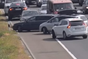 Eszelős jelenetek, tömeges szabályszegést vettek fel két magyar autópályán