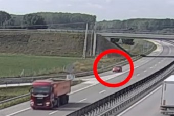 Kiment a pihenőbe, aztán elindult a forgalommal szemben az M4-esen