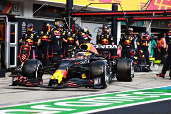 F1: Jöhet a pilótacsere a Red Bullnál