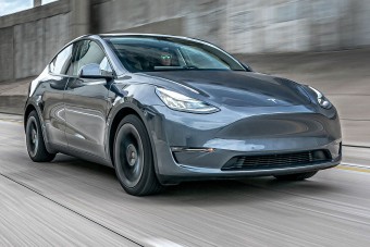 Már Európában is kapható a legújabb Tesla