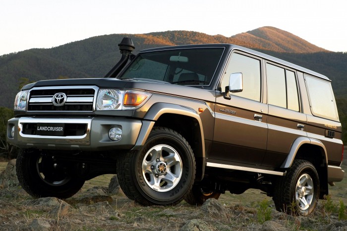 Ismét kevesebb lesz a világ egy V8-assal