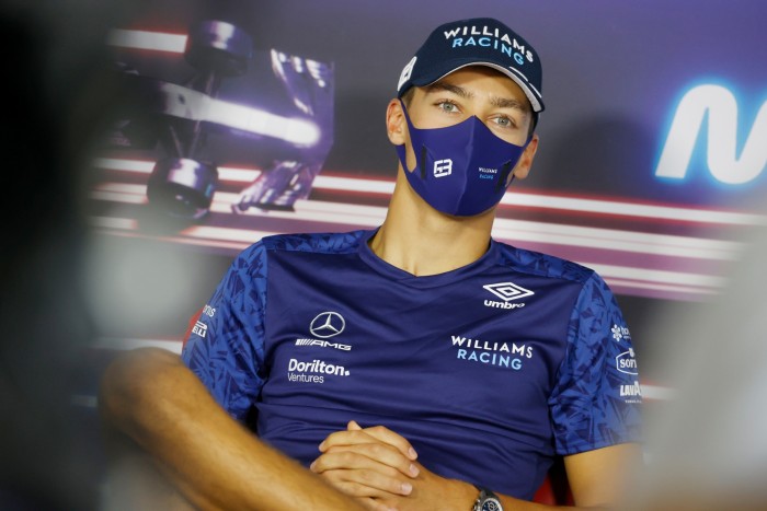 F1: Russellt máris beültetik a Mercedesbe