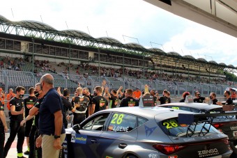 Megnéztük, hogy dolgozik a sikeres magyar versenycsapat